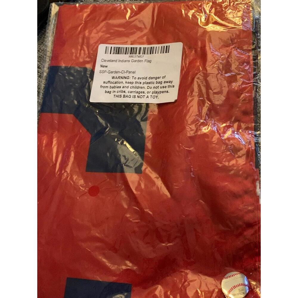 Cleveland Indians Seasonal Garden Flag NEW - Picture 2 of 2